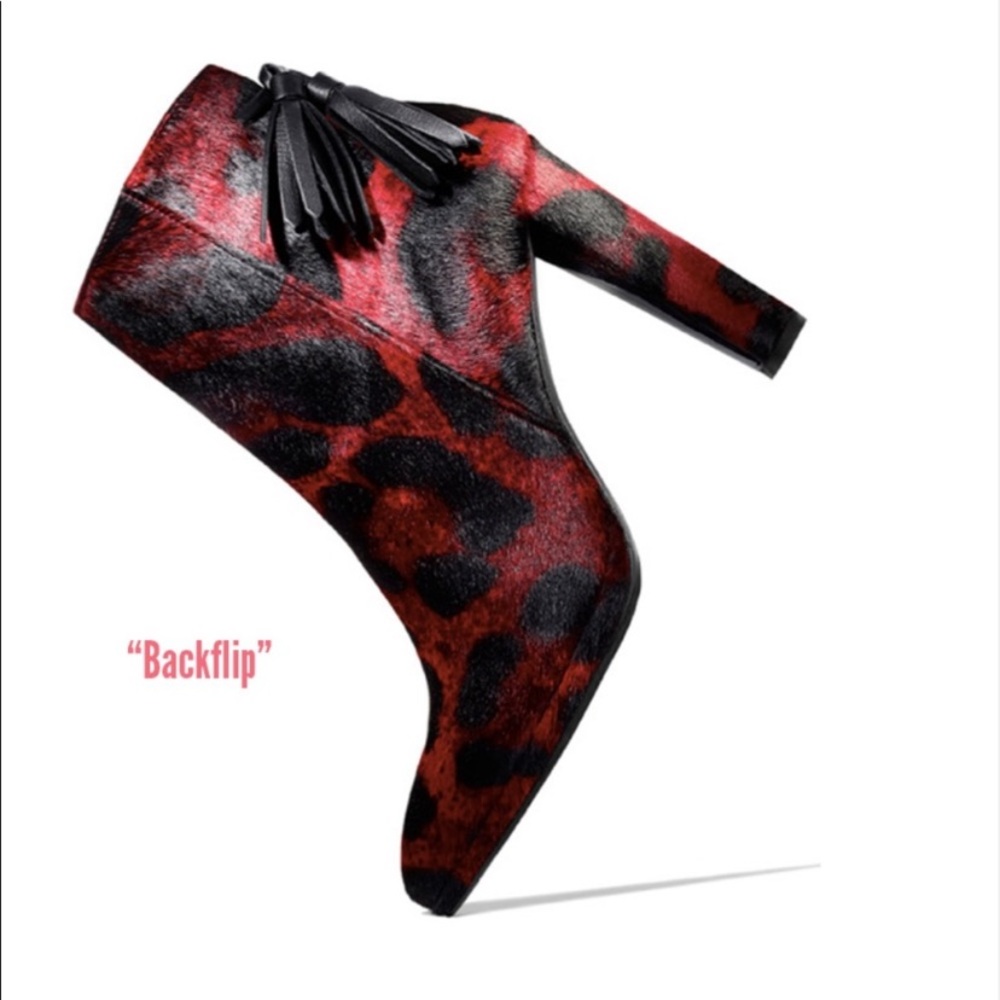 Stuart Weitzman Backflip booties